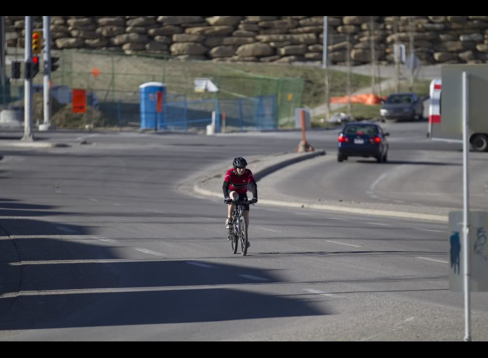 IMAGE: http://i223.photobucket.com/albums/dd108/ddl_cgy/Sigma%20120-300OS/LowRes_50.jpg