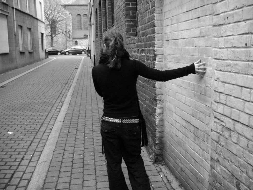 aLone__by_rOckFaiiry.jpg