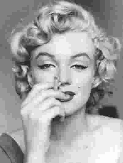 marilynmonroesmoking2jpg