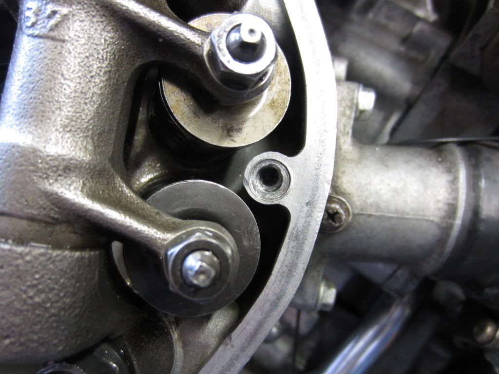 Rocker cover stud conversion (due to snapped bolt) Honda CX 500 Forum