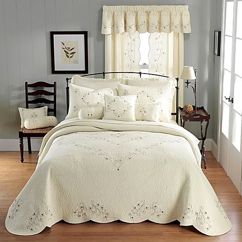 ... Now retired and quite stunning 'Eastport' Bedding Set by by JC Penney