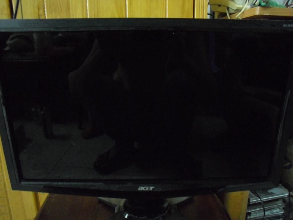 Đi nhanh 1 bộ HTPC Core 2 Duo Màn hình ACER 19 Wide .1700k