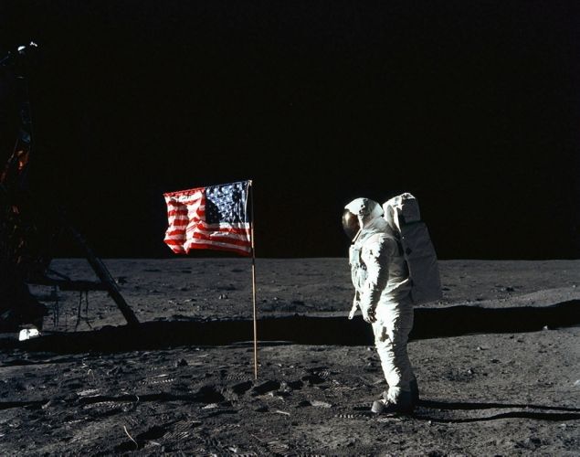  photo buzz-aldrin-takes-walk-moon-july-20-1969_zpsfde82a91.jpeg