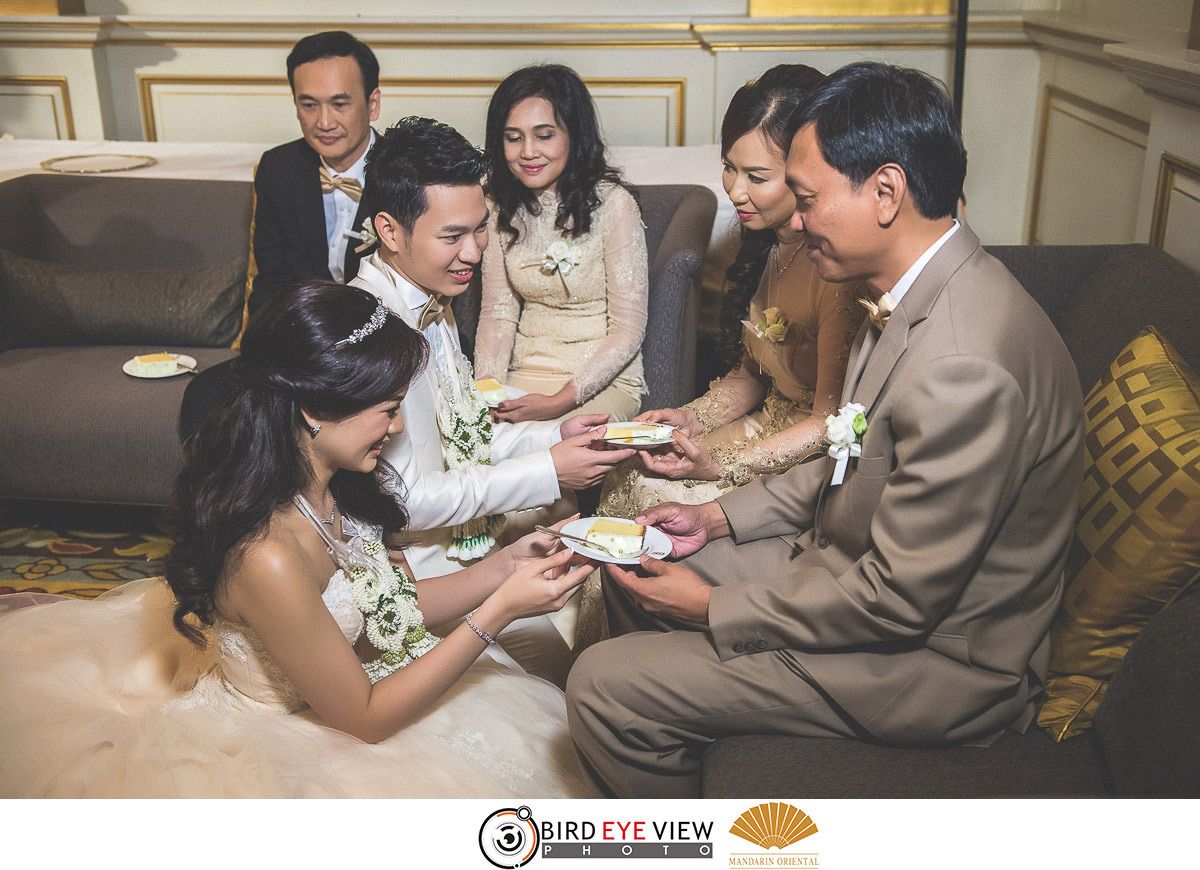 แต่งงาน แมนดาริน โอเรียนเต็ล Mandarin Oriental โดยช่างภาพแต่งงานมืออาชีพ BirdEyeView Wedding Studio  ถ่ายรูปแต่งงาน โรงแรมแมนดาริน โอเรียนเต็ล กรุงเทพ Mandarin - เบิร์ดอายวิว เวดดิ้ง สตูดิโอ photo WeddingMandarinOriental159.jpg