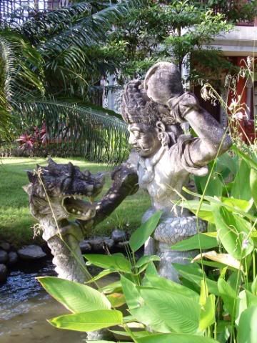 statuehome.jpg