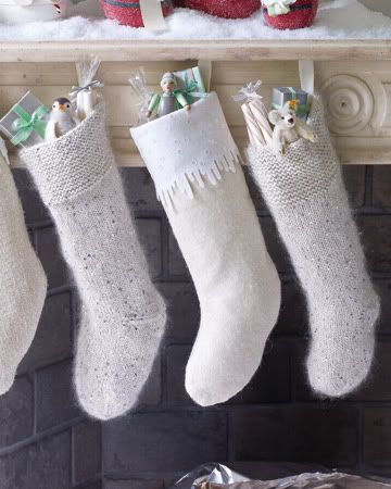 mld105065_1209_fireplace_stockings_xl.jpg