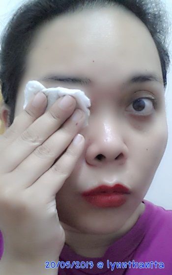 แต่งหน้าเล่นไม่เห็นช้ำ ปากแดงๆ ไว้ใจได้ก๋า