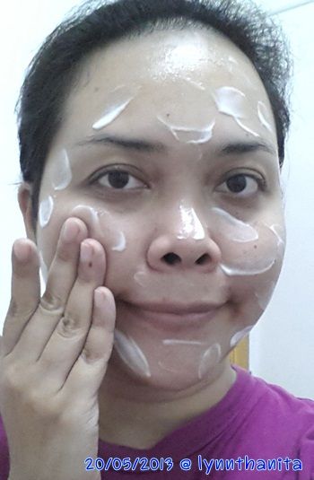 แต่งหน้าเล่นไม่เห็นช้ำ ปากแดงๆ ไว้ใจได้ก๋า