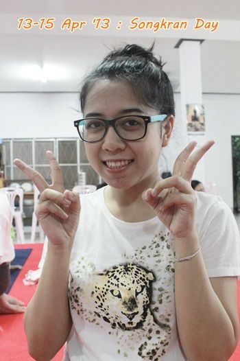 รดน้ำขอพรทั่นย่า สงกรานต์ 2556