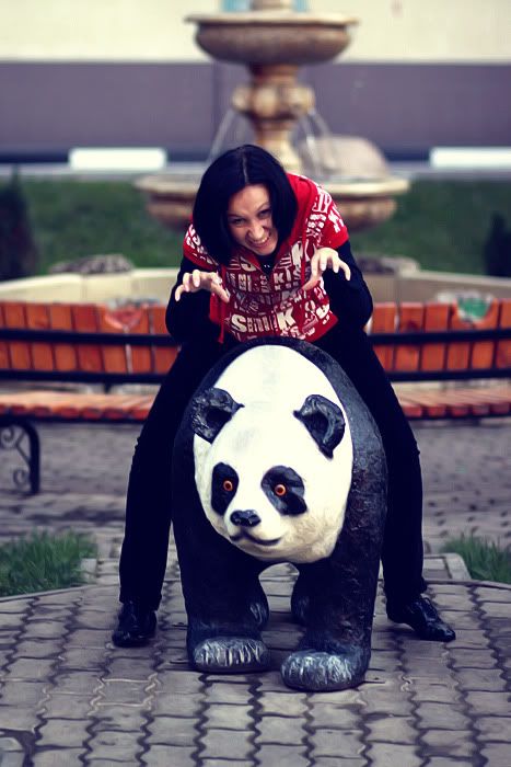 Юля и панда)