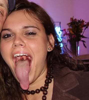lidah panjang :: long-tongue-girl-18.jpg picture by pan