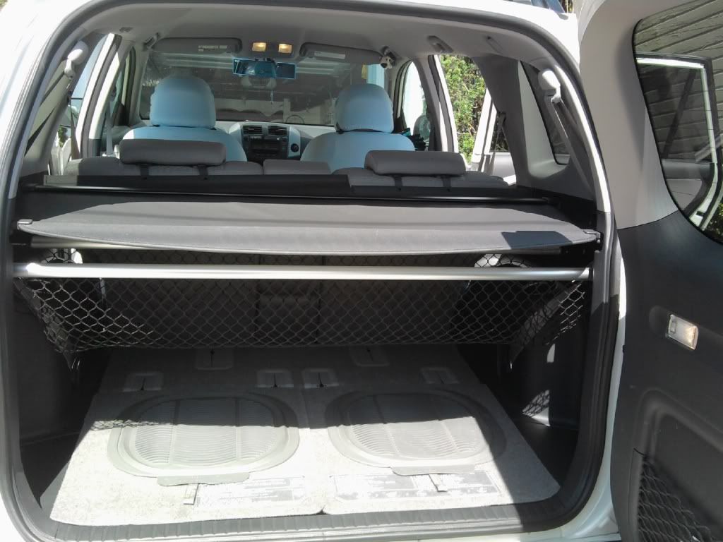 What is a tonneau cover for toyota rav4