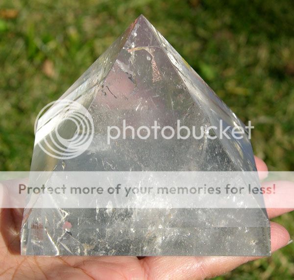 This gemstone pyramid is high quality. Very beautiful The Clear 