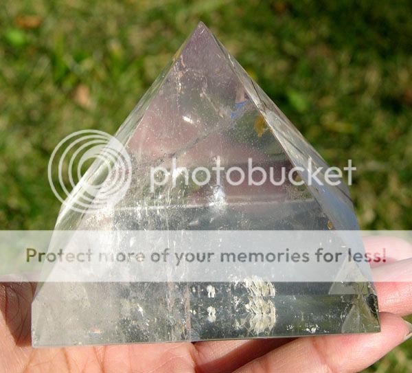 This gemstone pyramid is high quality. Very beautiful The Clear 