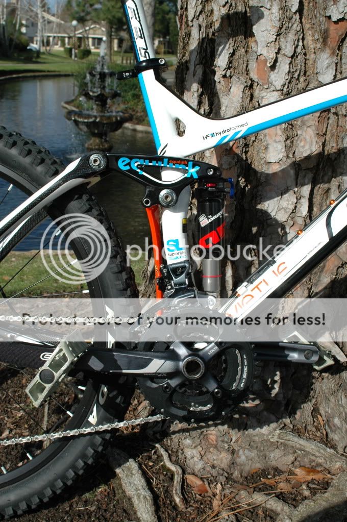 Keywords Full Suspension, Mountain Bike, Specialized, Cannondale 