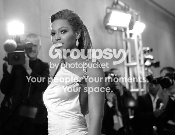 Photo Moment w/ Beyonce | Lipstick Alley